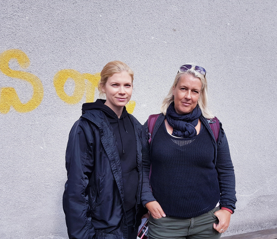 Saara Kotkaniemi ja Miira Karhula Aallonmurtajan kuvauksissa, kuva Hanna Nieminen Saara Kotkaniemi ja Miira Karhula Aallonmurtajan kuvauksissa, kuva Hanna Nieminen