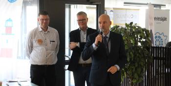 Kuva Mervi Liimatainen David Lindström puhuu