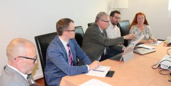 Kuva Mervi Liimatainen Kuntien ja yrittäjäjärjestöjen edustajia