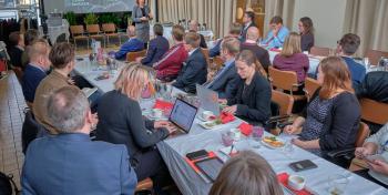 Kuva Kotkan kaupunki Ministeri Sirpa Paatero ja osallstujia