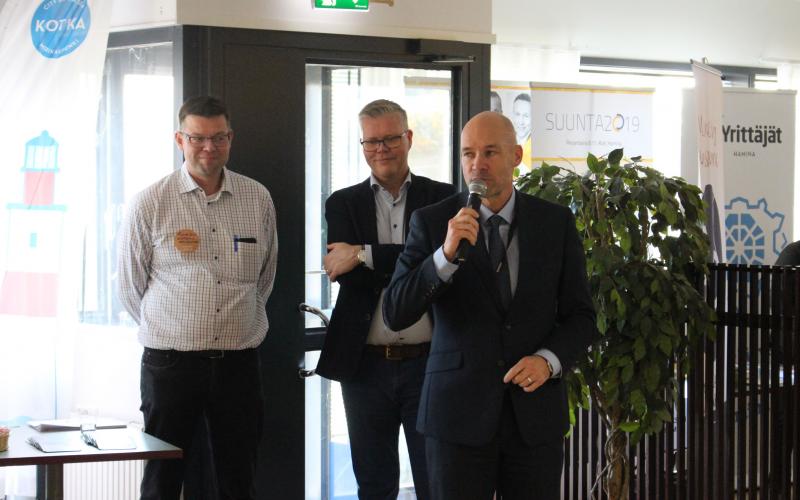 Kuva Mervi Liimatainen David Lindström puhuu