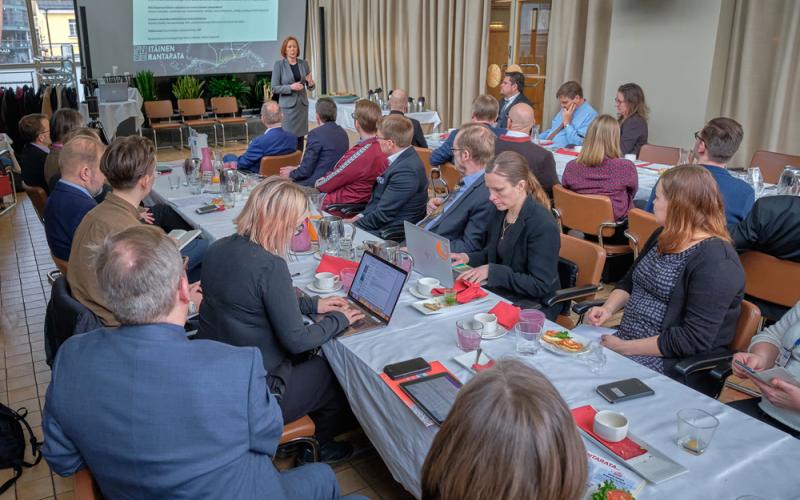 Kuva Kotkan kaupunki Ministeri Sirpa Paatero ja osallstujia