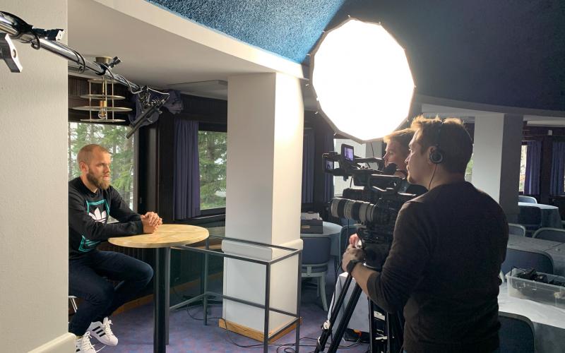 Kuva Topi Lintukangas Teemu Pukkia kuvataan