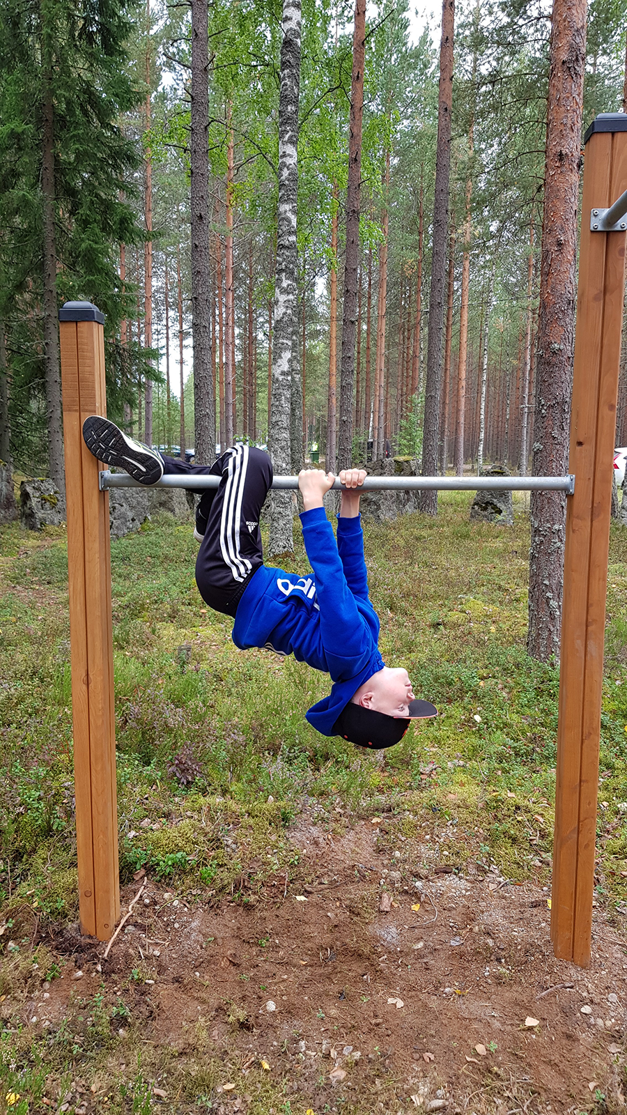 Luonnon kuntosali, leuanveto Luonnon kuntosali, leuanveto