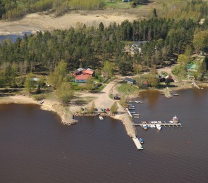 Ukkosaaren vierasvenelaituri, Virolahti Ukkosaaren vierasvenelaituri, Virolahti